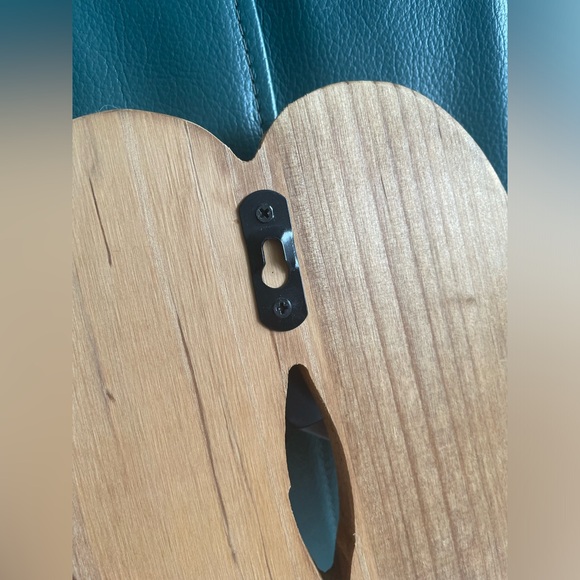 Flip Flops Wall Hook - Wood and Metal Beach House Summer Home Decor - Picture 7 of 8